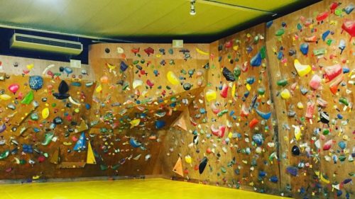 愛知県のクライミング施設「Sunny Space 岩んちゅ 豊橋店」